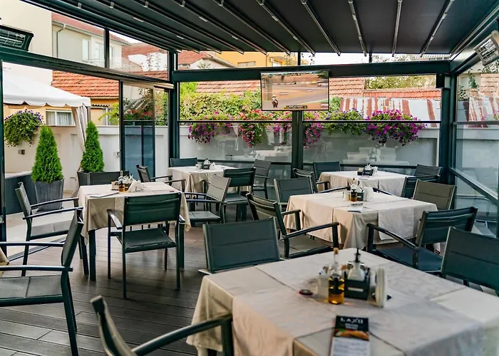 Family Laxo 2* Obzor